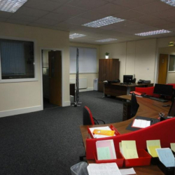 Executive office centre to lease in Heywood