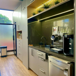 Executive suites to hire in Portimão