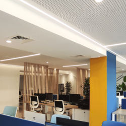 Av. Ronda de los Tejares, 27, Esc. Der. 2-5. Edificio Regina serviced offices