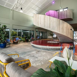 Exterior view of Avenida Marechal Gomes Da Costa 27 , A/B Armazém 1