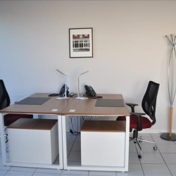 Offices at Azur Rte des Vernèdes, Puget sur Argens, Immeuble Center