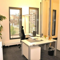 Offices at Überseeallee 1