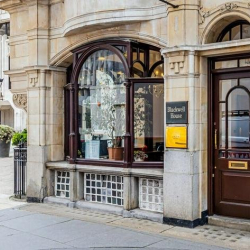 Office suite to rent in London