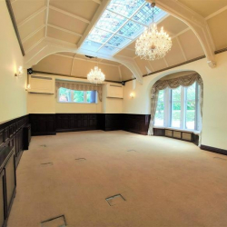 Office suites to let in Nutfield
