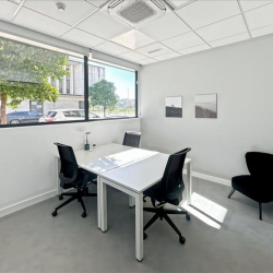 Offices at Calle Almutamid 6, Edificio Vega 1
