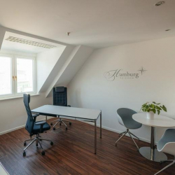 Office accomodation to lease in Hamburg