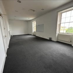 Office accomodations to rent in Slough