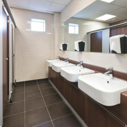 Serviced office to lease in Burnley