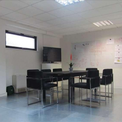 Office suite to rent in London