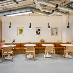Office suite to let in London