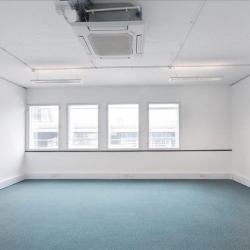 Serviced office to rent in Brentford