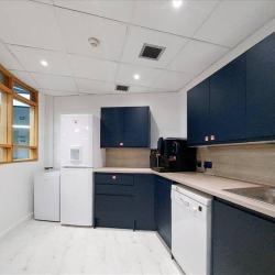 Office accomodations in central Renfrew
