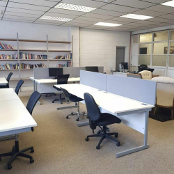 Serviced office to lease in Salford