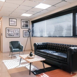 Office accomodations to rent in Glyfada