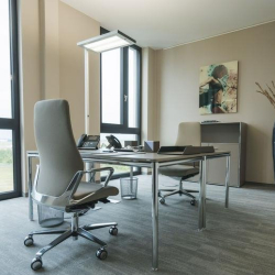 Office accommodation to rent in Schönefeld
