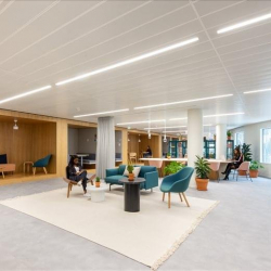 Office accomodations to let in Puteaux