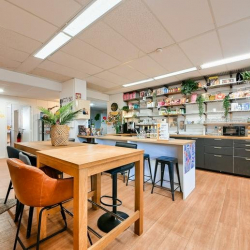 Serviced office centre to let in Lyon