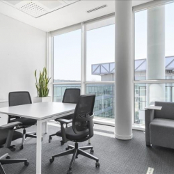 Office accomodation to rent in Milan