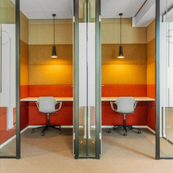 Offices at Marten Meesweg 25-G