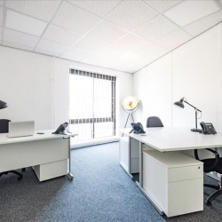 Office accomodations to lease in Salford