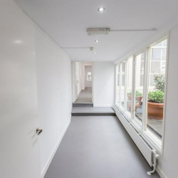 Exterior image of Nieuwezijds Voorburgwal 296, 298