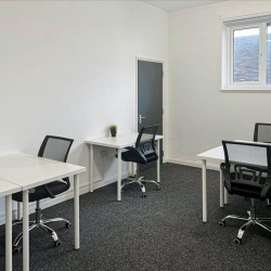 Serviced office to let in Leeds
