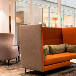Serviced office to let in Leeds