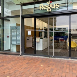 Offices at Ottenser Hauptstr. 2-6, GF, 2nd, 3rd, 4th floor, Entrance Hahnenkamp1