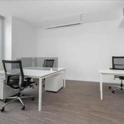 Piazza 4 Novembre, 7 executive office centres