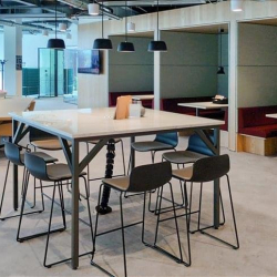 Place Casa-Bamba 1-3, Quartier de l'Étang office suites