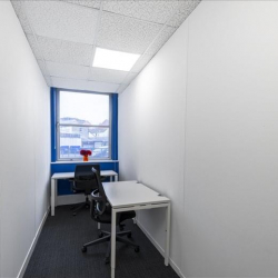 Executive office to lease in Swansea