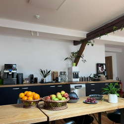 Proclamatia de la Timisoara, Number 5 serviced offices