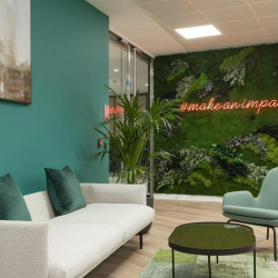 Office suite to let in Reading