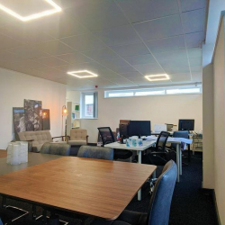 Serviced office to let in Leeds