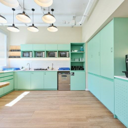 Ronda Sant Pere 52, atico office spaces