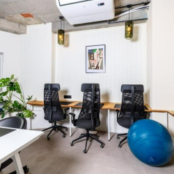 Offices at Rua Do Benformoso 227, First Floor