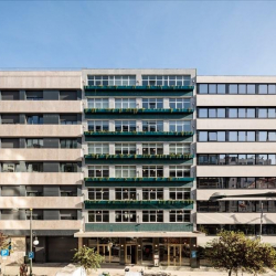 Exterior image of Rua Mouzinho da Silveira, 32