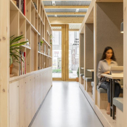Offices at Rue Picard 7, Box 100