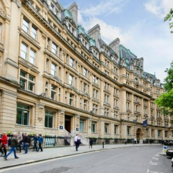 Serviced office to let in London