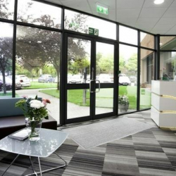 Executive office centre to lease in Fleet