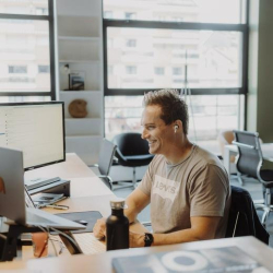 Square du Rhône, 12, Avenue du Rhône office accommodations