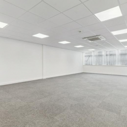 Serviced office to let in Borehamwood