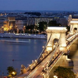 Széchenyi István tér 7-8