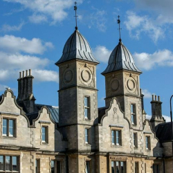 Executive offices to lease in Bristol