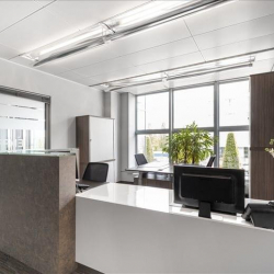 Terminalstrasse Mitte 18 serviced office centres