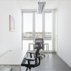 Serviced office in Naples
