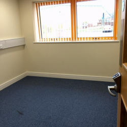Serviced office to let in Llanelli