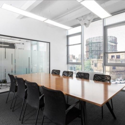 Office space to rent in Naples