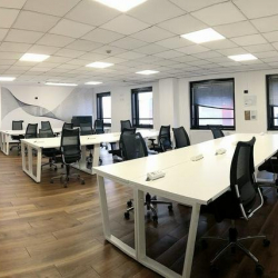Office accomodations in central Milan
