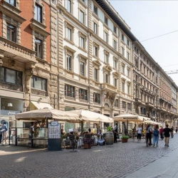 Office accomodations in central Milan